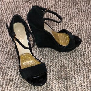 Black aldo heals